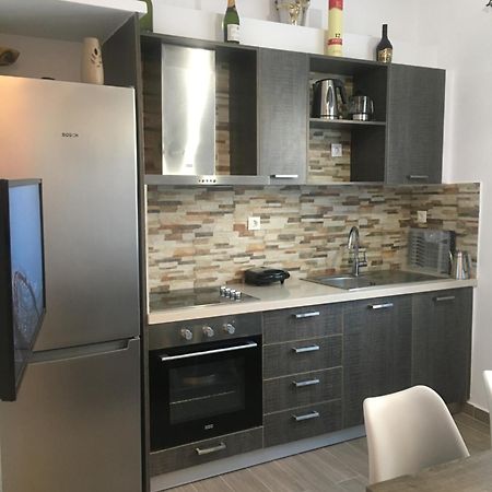 Modern & Comfortable House In The City Center Ермополи Екстериор снимка