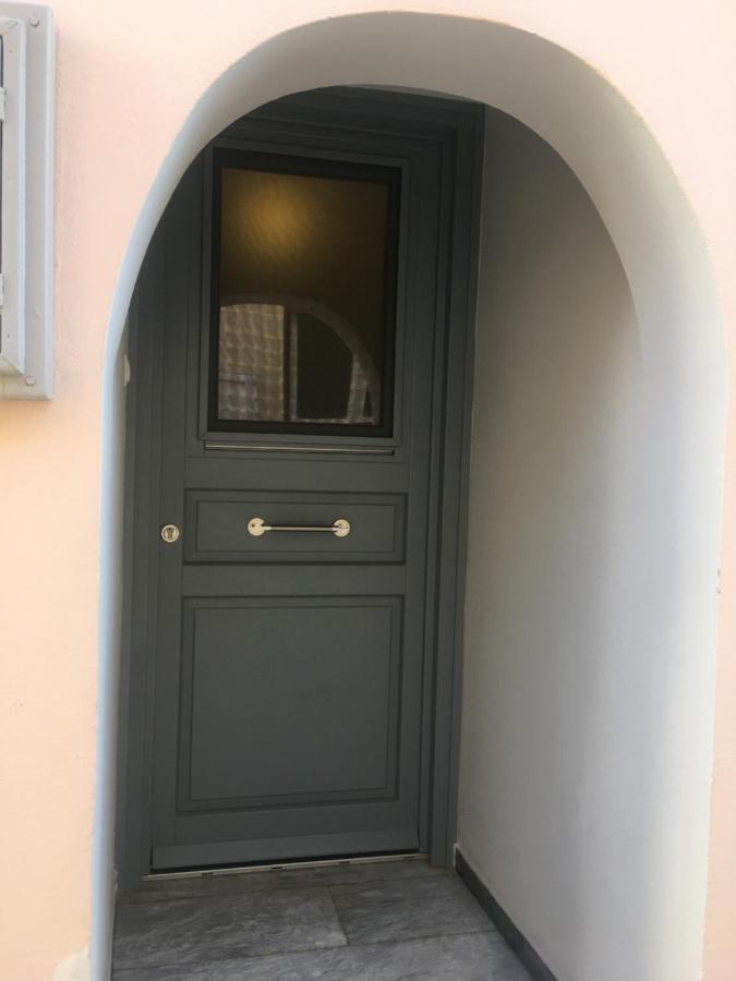 Modern & Comfortable House In The City Center Ермополи Екстериор снимка