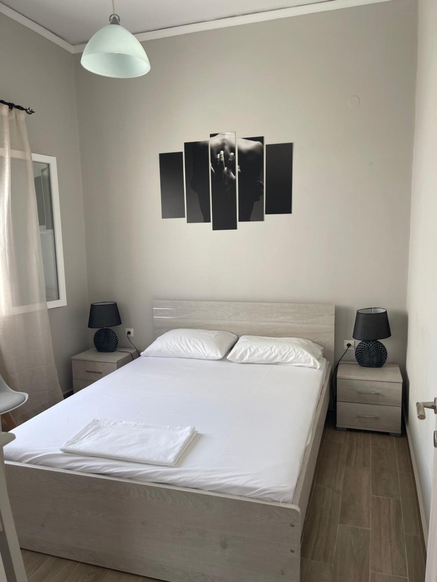 Modern & Comfortable House In The City Center Ермополи Екстериор снимка
