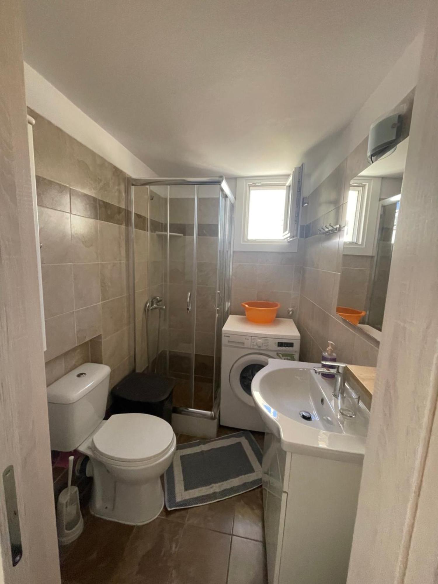 Modern & Comfortable House In The City Center Ермополи Екстериор снимка